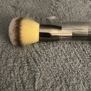It Cosmetics Jumbo Powder Brush